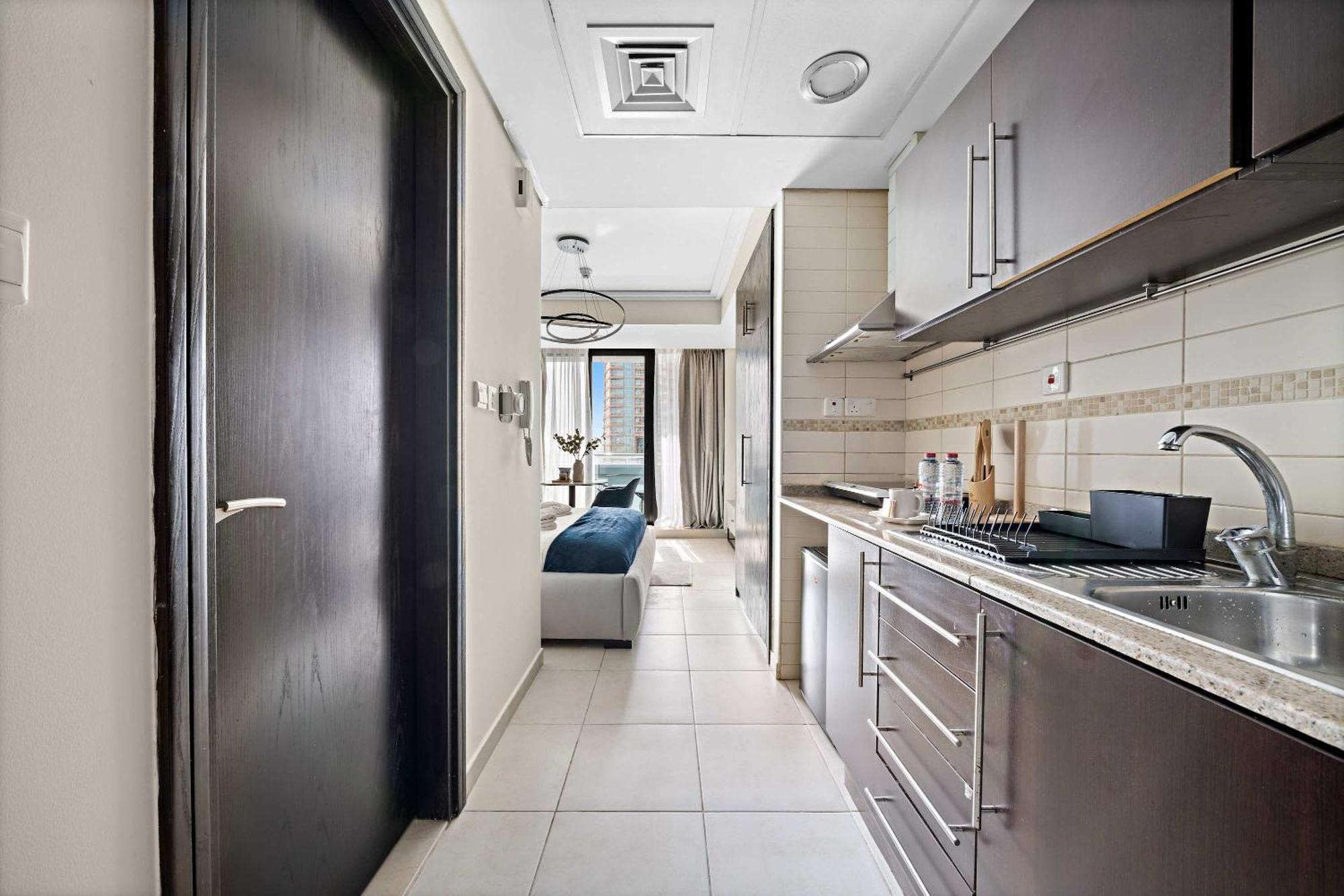 Silkhaus Spacious Near Almas West *